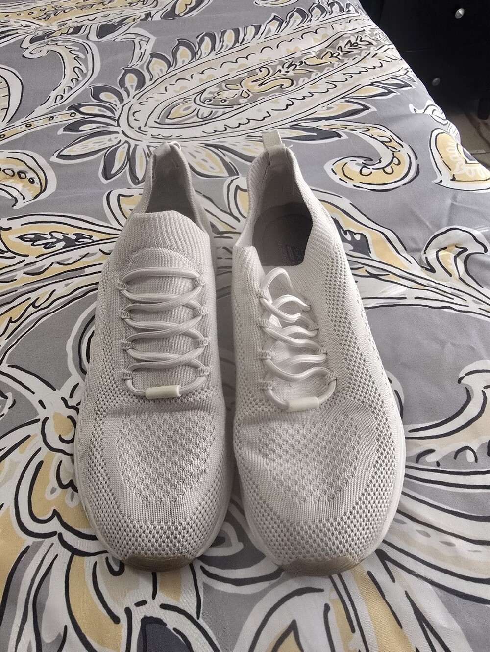 Womens Sketchers  Lightweight Bob  Knit Slip-On Sneakers - White